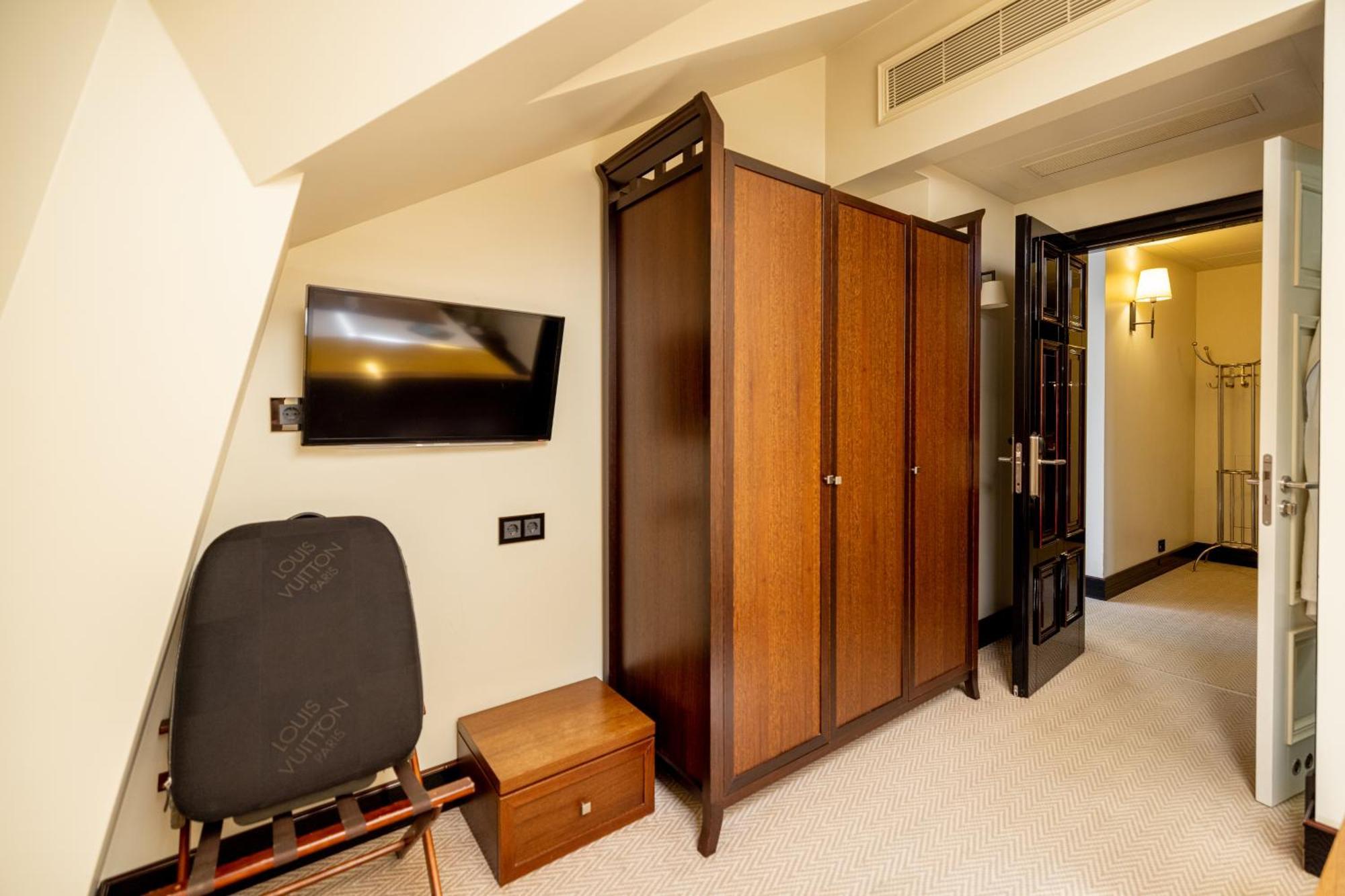 Astoria Hotel Lviv Bilik gambar